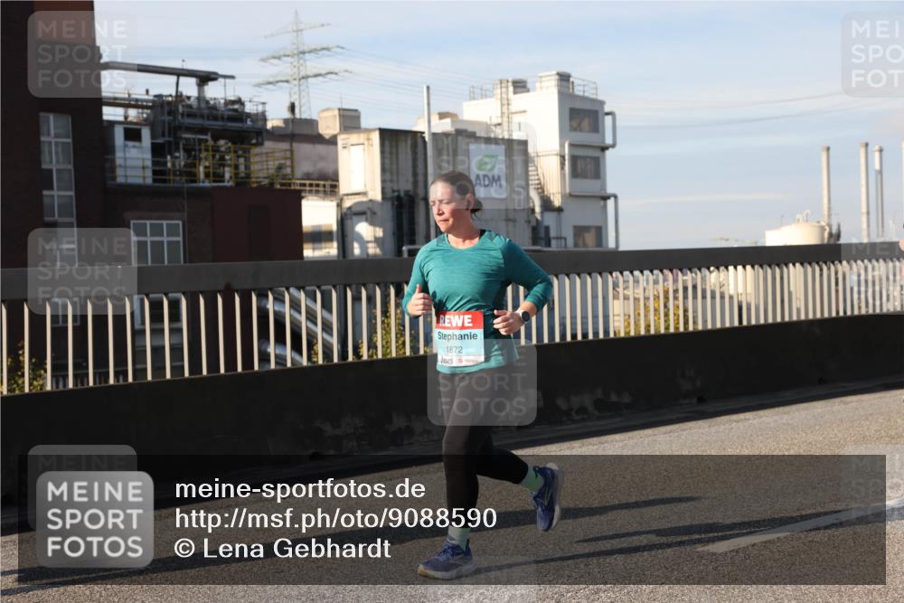 03.10.2025 - Köhlbrandbrückenlauf Lena Gebhardt http://msf.ph/oto/9088590 03.10.2025 10:06:45 Position 2 1872 meine-sportfotos.de