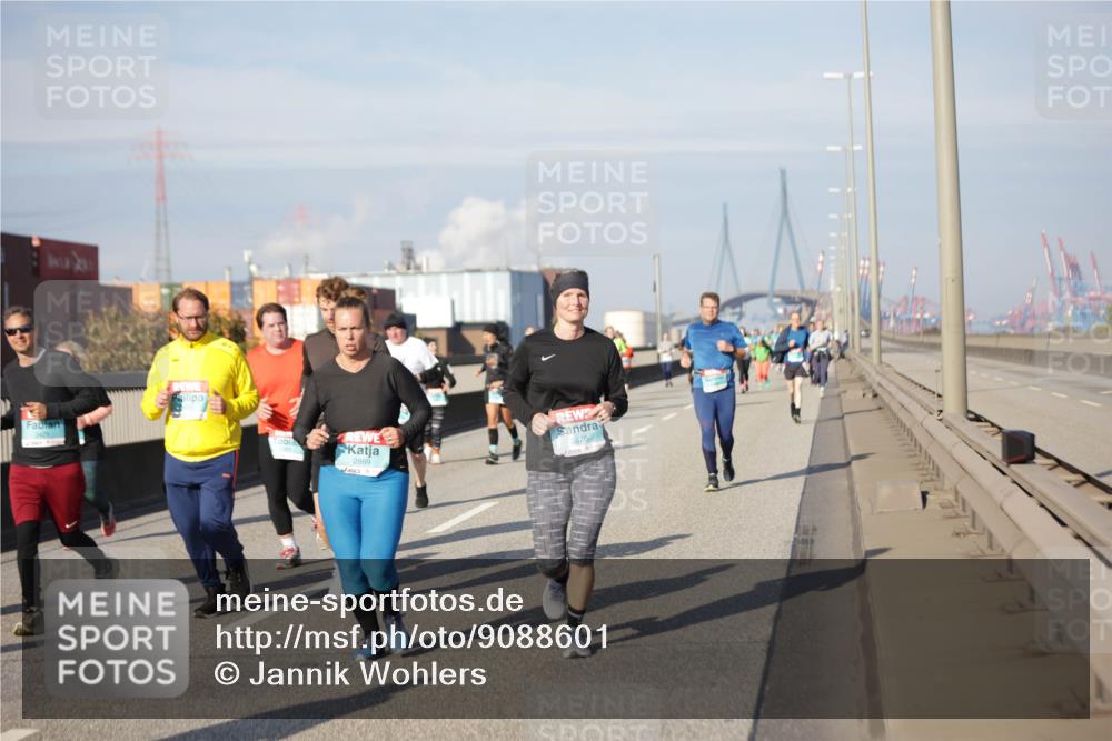 03.10.2025 - Köhlbrandbrückenlauf Jannik Wohlers http://msf.ph/oto/9088601 03.10.2025 10:09:07 Position 3 2869, 2870, 177 meine-sportfotos.de
