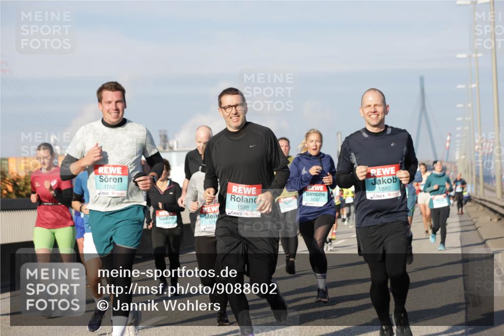 03.10.2025 - Köhlbrandbrückenlauf Jannik Wohlers http://msf.ph/oto/9088602 03.10.2025 09:58:14 Position 3 1782, 1892, 2230, 1588, 171 meine-sportfotos.de