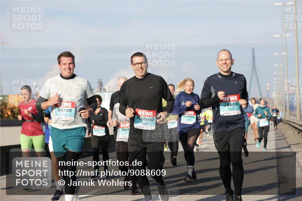 03.10.2025 - Köhlbrandbrückenlauf Jannik Wohlers http://msf.ph/oto/9088609 03.10.2025 09:58:14 Position 3 1782, 1588, 2230, 1892, 1714 meine-sportfotos.de