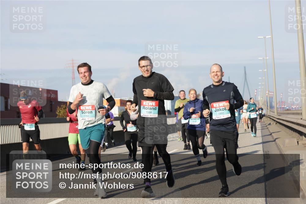03.10.2025 - Köhlbrandbrückenlauf Jannik Wohlers http://msf.ph/oto/9088617 03.10.2025 09:58:15 Position 3 1782, 1588, 1892, 2230 meine-sportfotos.de