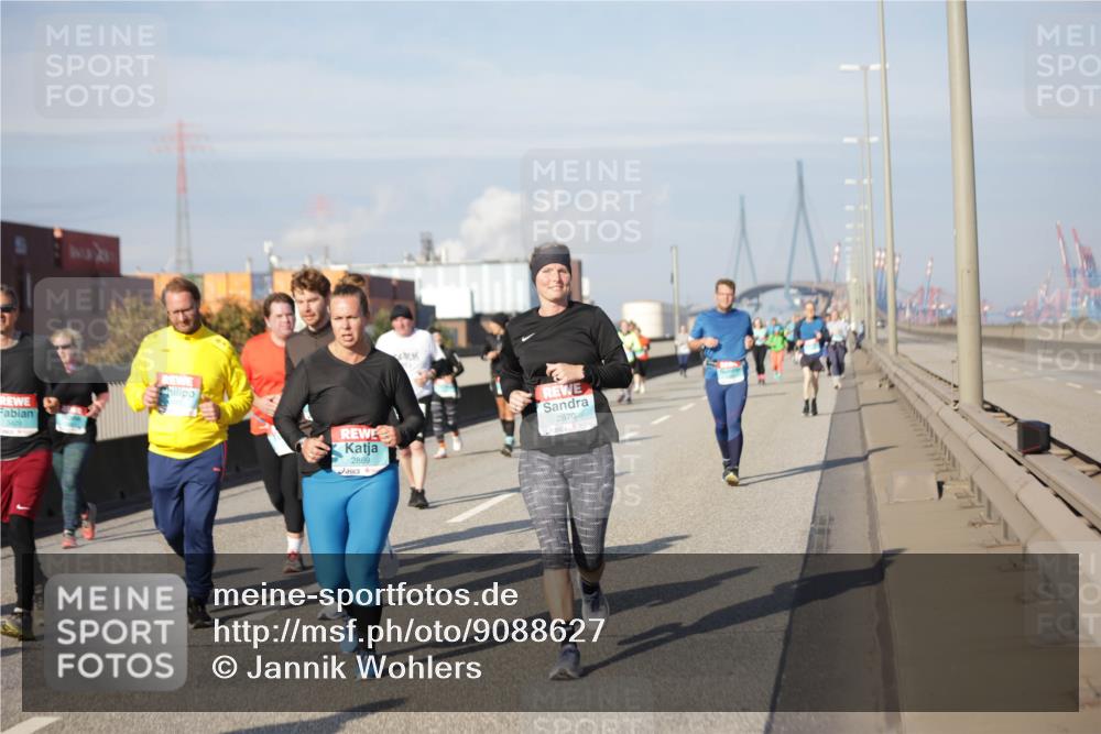 03.10.2025 - Köhlbrandbrückenlauf Jannik Wohlers http://msf.ph/oto/9088627 03.10.2025 10:09:08 Position 3 2869, 2870 meine-sportfotos.de