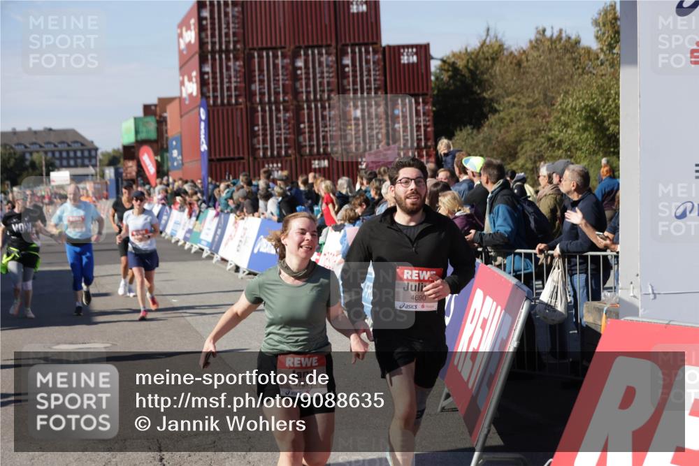 03.10.2025 - Köhlbrandbrückenlauf Jannik Wohlers http://msf.ph/oto/9088635 03.10.2025 13:19:14 Ziel 4143, 4593, 4631, 4632, 4690, 4725, 4727, 4816, 4828, 4876, 4996, 5027, 5853, 5858, 6088, 6127, 6225, 6226, 6576 meine-sportfotos.de