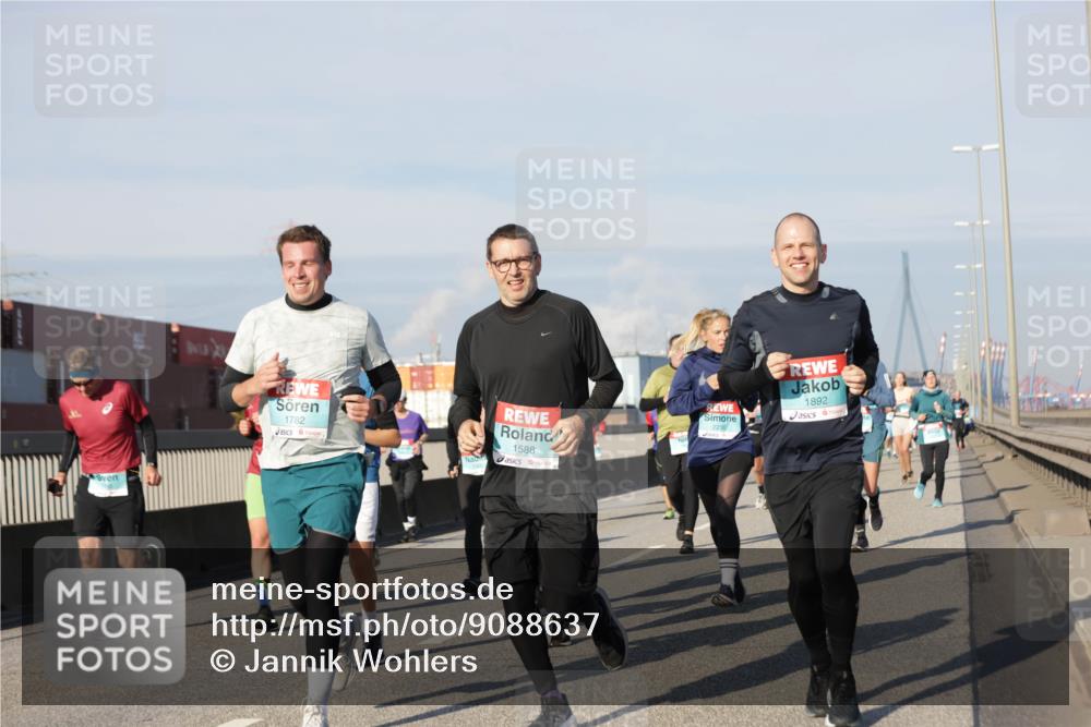 03.10.2025 - Köhlbrandbrückenlauf Jannik Wohlers http://msf.ph/oto/9088637 03.10.2025 09:58:15 Position 3 1782, 1588, 2230, 1892 meine-sportfotos.de