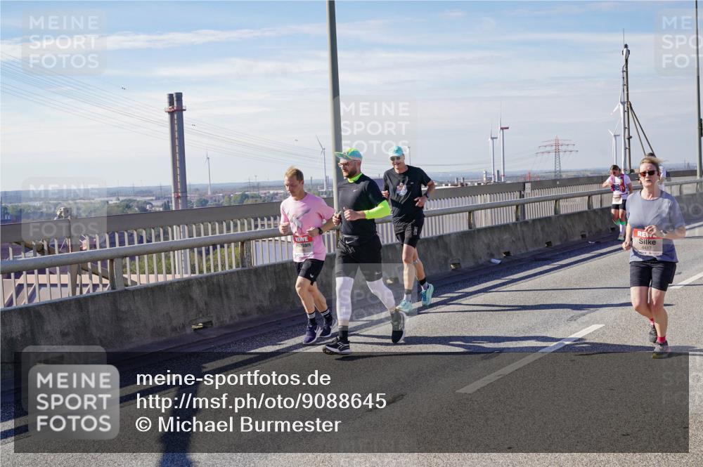 03.10.2025 - Köhlbrandbrückenlauf Michael Burmester http://msf.ph/oto/9088645 03.10.2025 12:44:44 Position 2 4417 meine-sportfotos.de