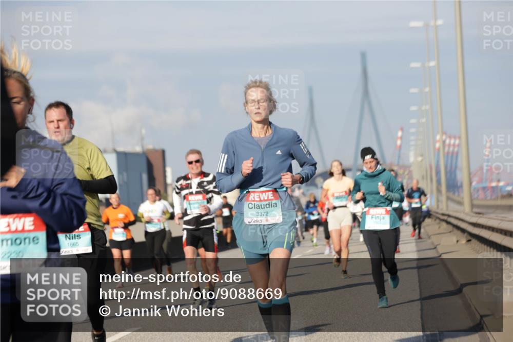 03.10.2025 - Köhlbrandbrückenlauf Jannik Wohlers http://msf.ph/oto/9088669 03.10.2025 09:58:17 Position 3 2239, 1665, 3372 meine-sportfotos.de