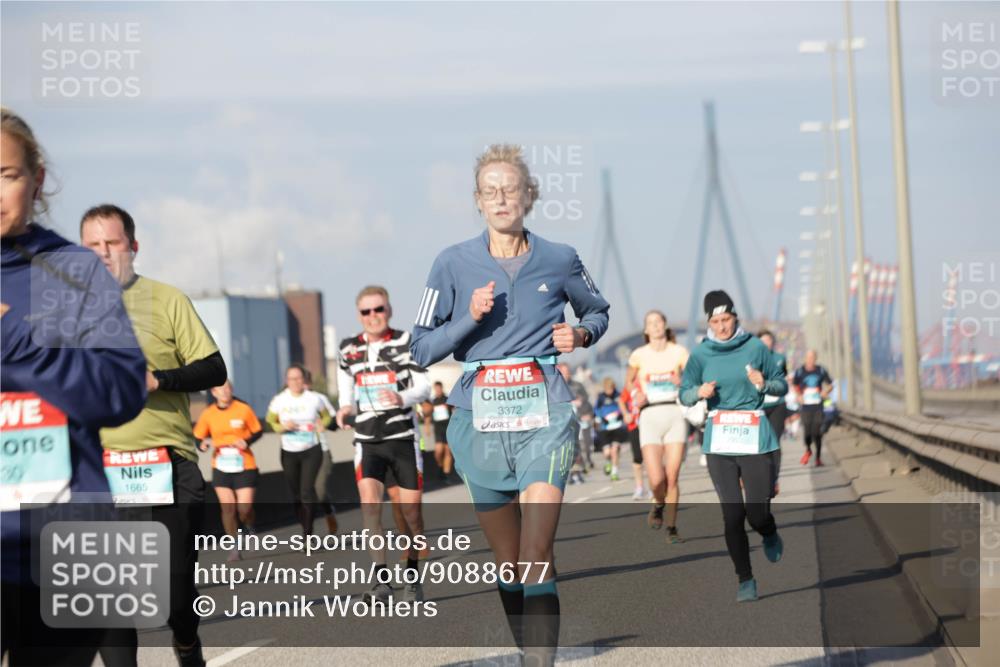 03.10.2025 - Köhlbrandbrückenlauf Jannik Wohlers http://msf.ph/oto/9088677 03.10.2025 09:58:17 Position 3 1665, 3372 meine-sportfotos.de