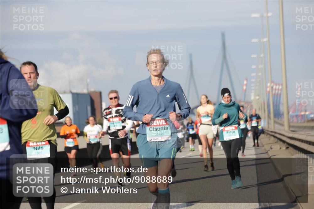 03.10.2025 - Köhlbrandbrückenlauf Jannik Wohlers http://msf.ph/oto/9088689 03.10.2025 09:58:17 Position 3 2125, 1665, 3372 meine-sportfotos.de