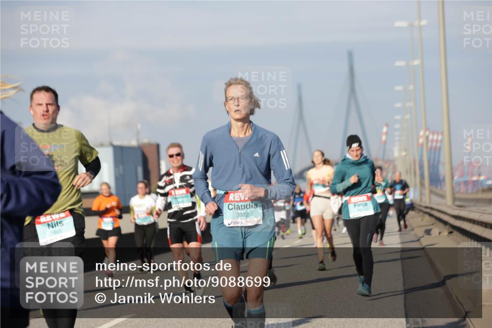 03.10.2025 - Köhlbrandbrückenlauf Jannik Wohlers http://msf.ph/oto/9088699 03.10.2025 09:58:17 Position 3 2021, 1665, 3372 meine-sportfotos.de