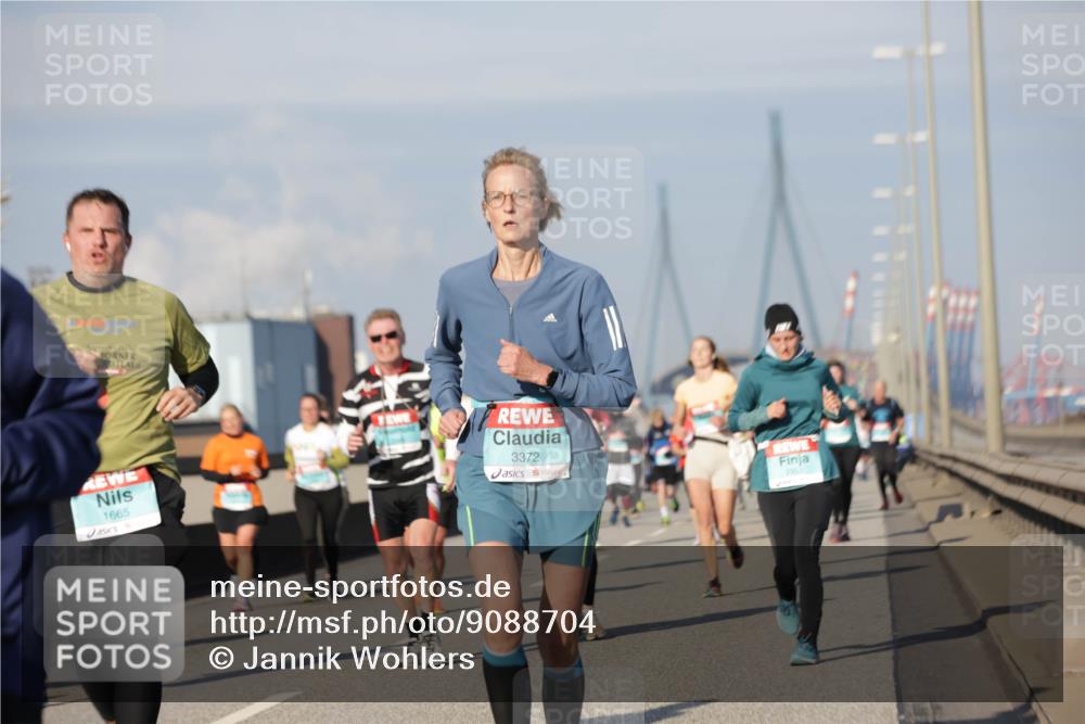03.10.2025 - Köhlbrandbrückenlauf Jannik Wohlers http://msf.ph/oto/9088704 03.10.2025 09:58:17 Position 3 1665, 3372 meine-sportfotos.de