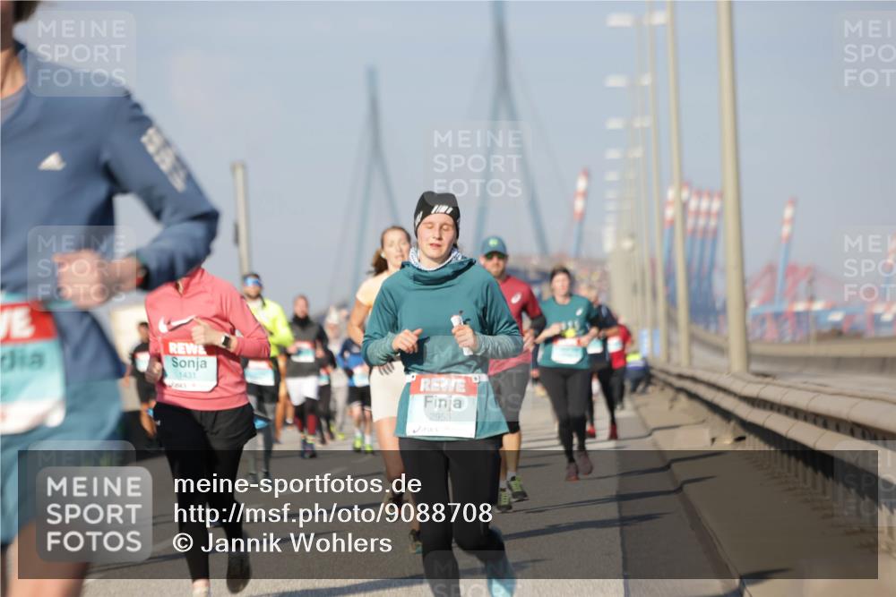 03.10.2025 - Köhlbrandbrückenlauf Jannik Wohlers http://msf.ph/oto/9088708 03.10.2025 09:58:18 Position 3 1431, 2953 meine-sportfotos.de