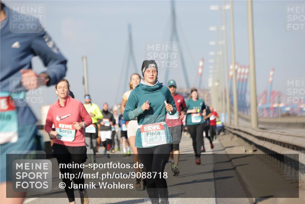 03.10.2025 - Köhlbrandbrückenlauf Jannik Wohlers http://msf.ph/oto/9088718 03.10.2025 09:58:18 Position 3 1431, 2953 meine-sportfotos.de