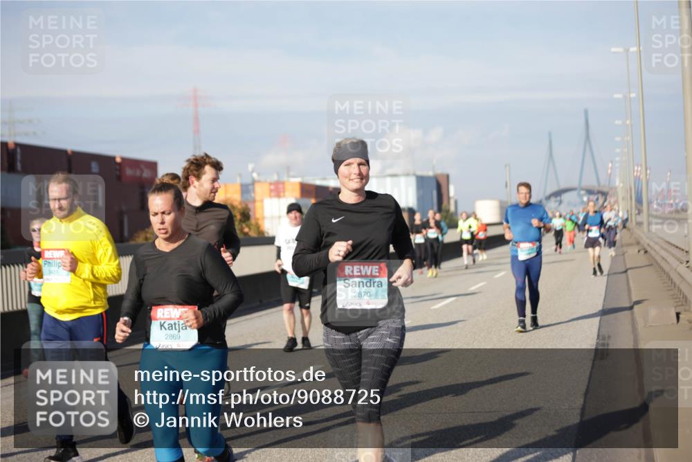 03.10.2025 - Köhlbrandbrückenlauf Jannik Wohlers http://msf.ph/oto/9088725 03.10.2025 10:09:09 Position 3 3451, 2869, 2870 meine-sportfotos.de
