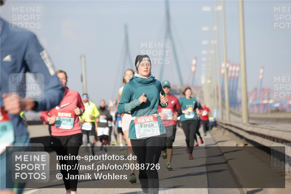 03.10.2025 - Köhlbrandbrückenlauf Jannik Wohlers http://msf.ph/oto/9088726 03.10.2025 09:58:18 Position 3 9, 431, 2953 meine-sportfotos.de