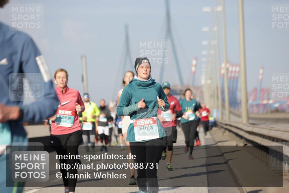 03.10.2025 - Köhlbrandbrückenlauf Jannik Wohlers http://msf.ph/oto/9088731 03.10.2025 09:58:18 Position 3 431, 2953 meine-sportfotos.de