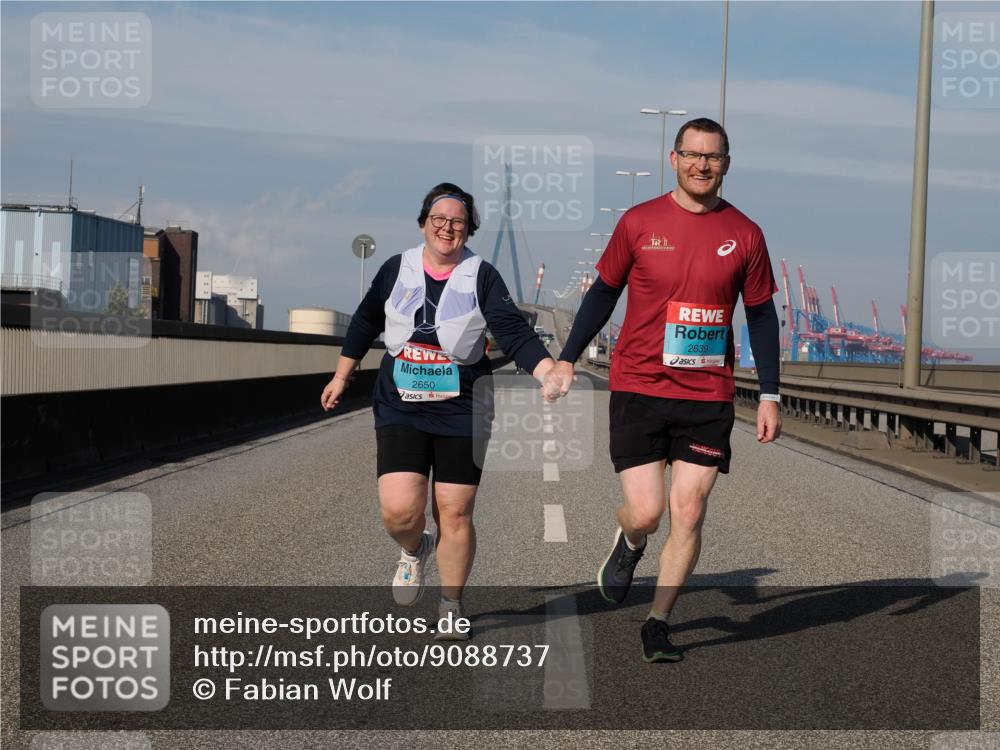 03.10.2025 - Köhlbrandbrückenlauf Fabian Wolf http://msf.ph/oto/9088737 03.10.2025 10:24:18 Position 3 2650, 2639 meine-sportfotos.de