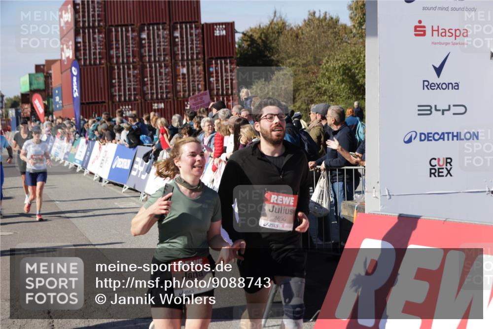 03.10.2025 - Köhlbrandbrückenlauf Jannik Wohlers http://msf.ph/oto/9088743 03.10.2025 13:19:15 Ziel 4143, 4593, 4631, 4632, 4690, 4725, 4727, 4816, 4828, 4876, 4996, 5853, 5858, 6057, 6088, 6127, 6225, 6226, 6576 meine-sportfotos.de