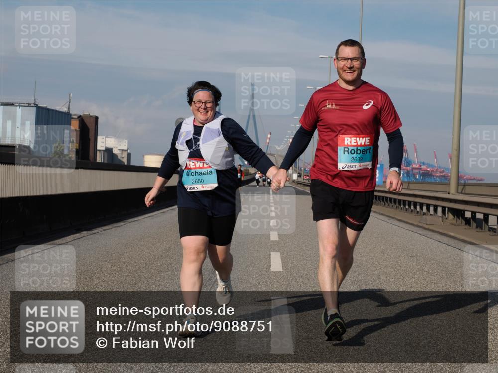 03.10.2025 - Köhlbrandbrückenlauf Fabian Wolf http://msf.ph/oto/9088751 03.10.2025 10:24:18 Position 3 2650, 2639 meine-sportfotos.de