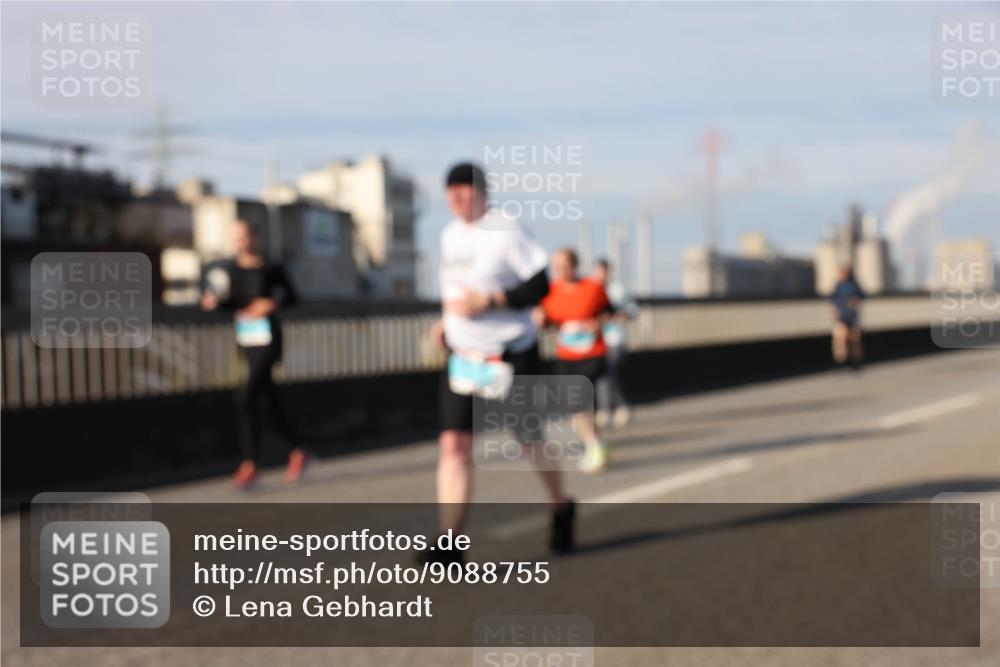 03.10.2025 - Köhlbrandbrückenlauf Lena Gebhardt http://msf.ph/oto/9088755 03.10.2025 10:06:49 Position 2  meine-sportfotos.de