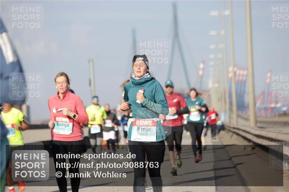 03.10.2025 - Köhlbrandbrückenlauf Jannik Wohlers http://msf.ph/oto/9088763 03.10.2025 09:58:19 Position 3 1431, 2953 meine-sportfotos.de