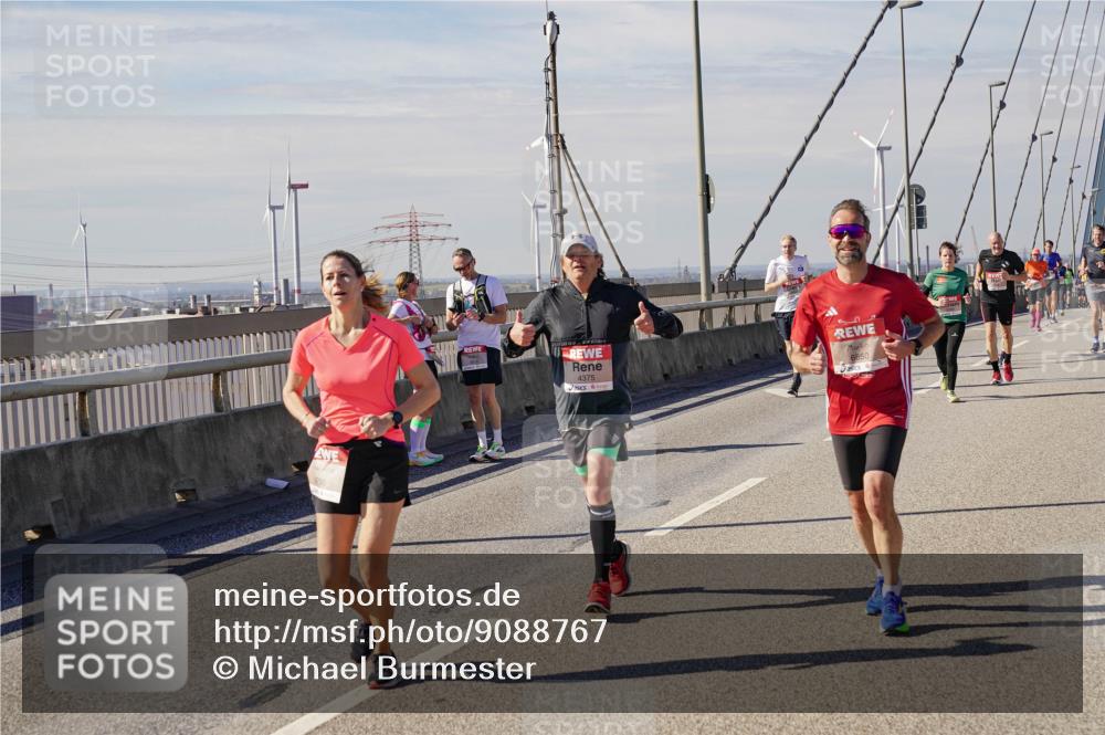 03.10.2025 - Köhlbrandbrückenlauf Michael Burmester http://msf.ph/oto/9088767 03.10.2025 12:44:49 Position 2 4375, 6850 meine-sportfotos.de
