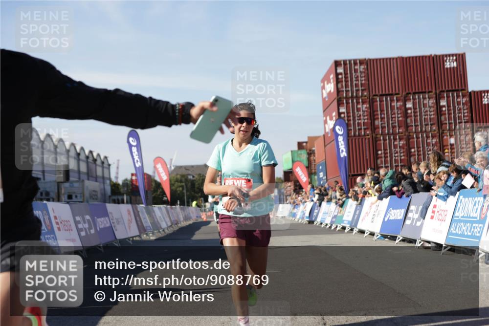 03.10.2025 - Köhlbrandbrückenlauf Jannik Wohlers http://msf.ph/oto/9088769 03.10.2025 12:53:30 Ziel 4029, 4155, 6241, 6656, 6804 meine-sportfotos.de