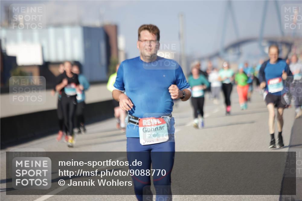03.10.2025 - Köhlbrandbrückenlauf Jannik Wohlers http://msf.ph/oto/9088770 03.10.2025 10:09:11 Position 3 2366 meine-sportfotos.de
