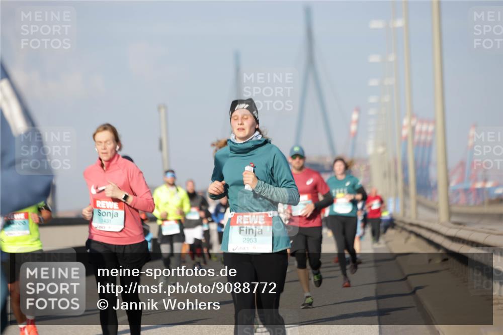 03.10.2025 - Köhlbrandbrückenlauf Jannik Wohlers http://msf.ph/oto/9088772 03.10.2025 09:58:19 Position 3 1431, 2953 meine-sportfotos.de