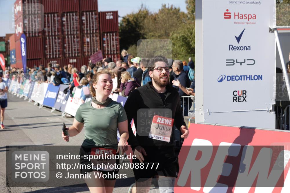 03.10.2025 - Köhlbrandbrückenlauf Jannik Wohlers http://msf.ph/oto/9088777 03.10.2025 13:19:15 Ziel 4143, 4593, 4631, 4632, 4690, 4725, 4727, 4816, 4828, 4876, 4996, 5853, 5858, 6057, 6088, 6127, 6225, 6226, 6576 meine-sportfotos.de