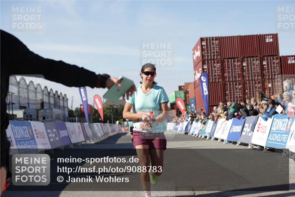 03.10.2025 - Köhlbrandbrückenlauf Jannik Wohlers http://msf.ph/oto/9088783 03.10.2025 12:53:30 Ziel 4029, 4155, 6241, 6656, 6804 meine-sportfotos.de