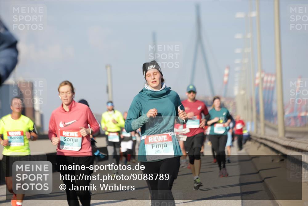 03.10.2025 - Köhlbrandbrückenlauf Jannik Wohlers http://msf.ph/oto/9088789 03.10.2025 09:58:19 Position 3 1431, 2953 meine-sportfotos.de
