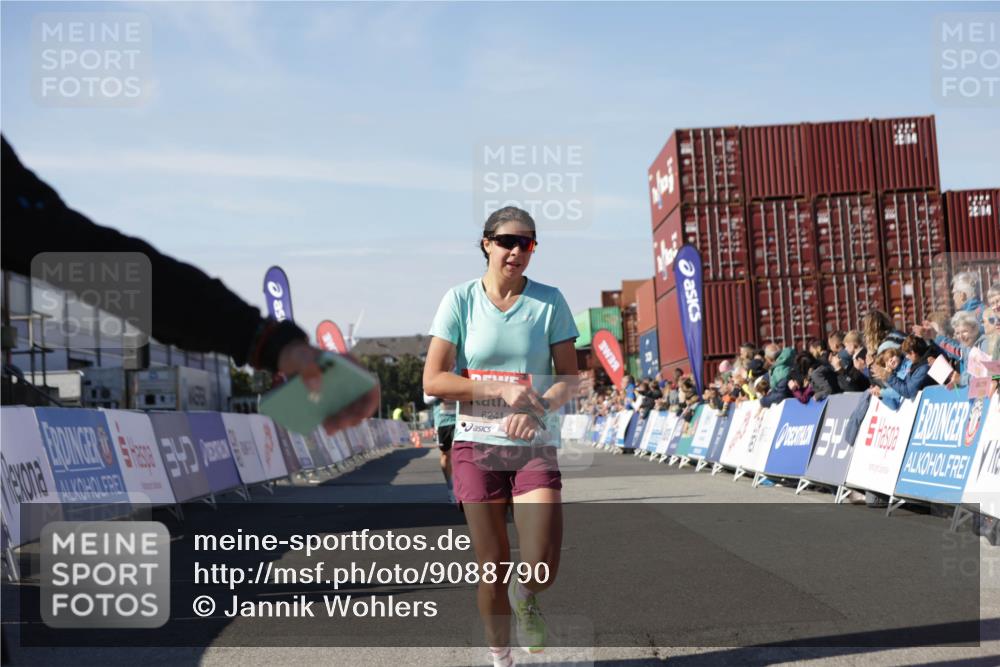 03.10.2025 - Köhlbrandbrückenlauf Jannik Wohlers http://msf.ph/oto/9088790 03.10.2025 12:53:30 Ziel 4029, 4155, 6241, 6656, 6804 meine-sportfotos.de