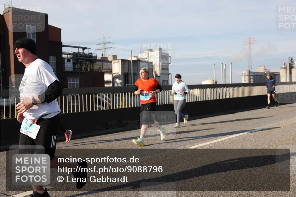 03.10.2025 - Köhlbrandbrückenlauf Lena Gebhardt http://msf.ph/oto/9088796 03.10.2025 10:06:50 Position 2 2693 meine-sportfotos.de
