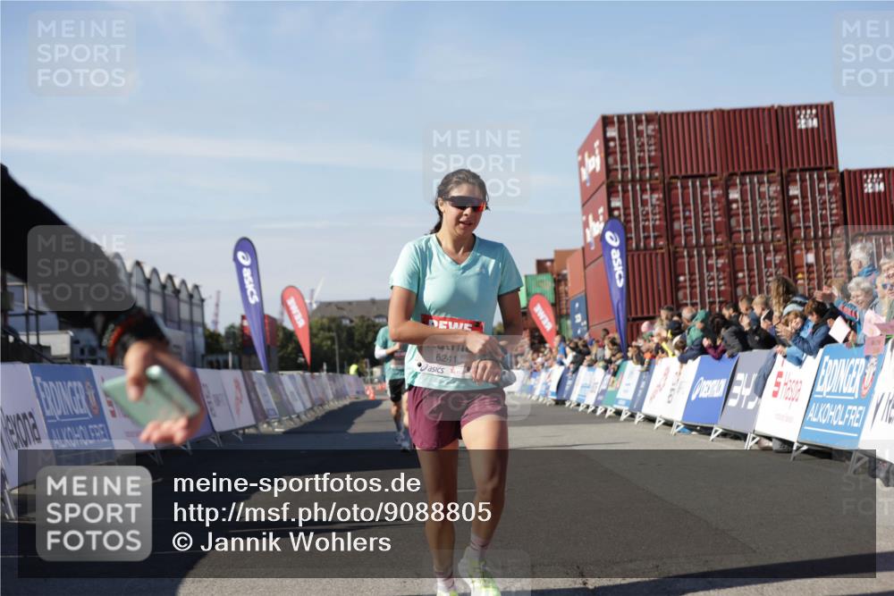 03.10.2025 - Köhlbrandbrückenlauf Jannik Wohlers http://msf.ph/oto/9088805 03.10.2025 12:53:30 Ziel 4029, 4155, 6241, 6656, 6804 meine-sportfotos.de