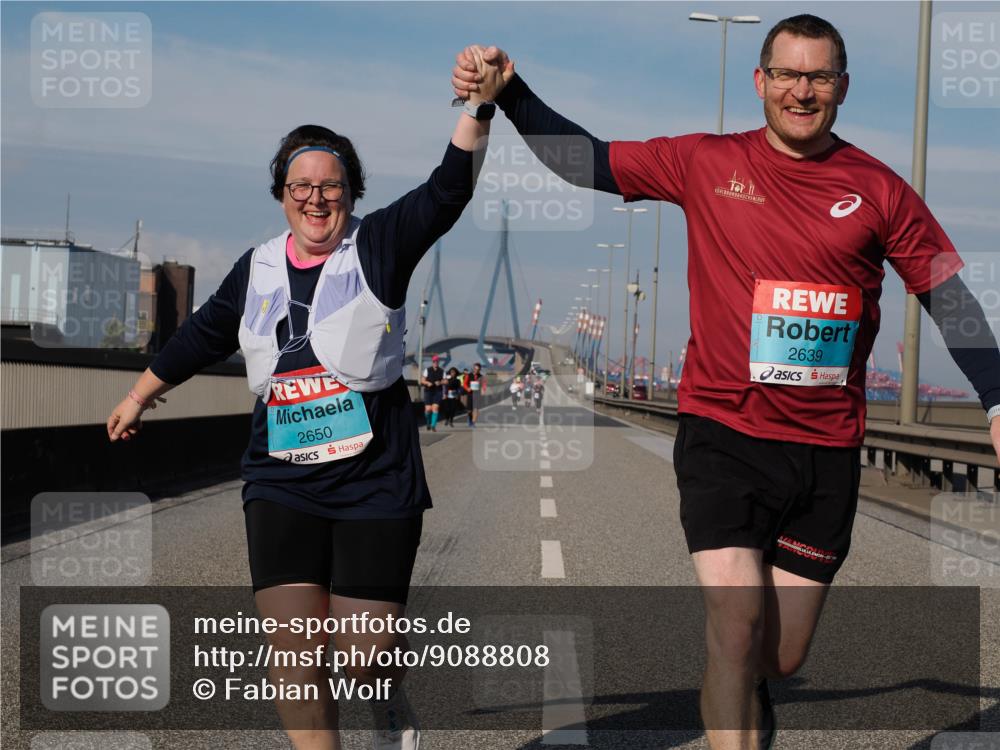 03.10.2025 - Köhlbrandbrückenlauf Fabian Wolf http://msf.ph/oto/9088808 03.10.2025 10:24:19 Position 3 2650, 2639 meine-sportfotos.de