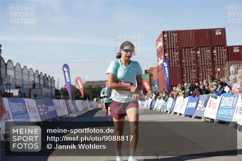 03.10.2025 - Köhlbrandbrückenlauf Jannik Wohlers http://msf.ph/oto/9088817 03.10.2025 12:53:30 Ziel 4029, 4155, 6241, 6656, 6804 meine-sportfotos.de