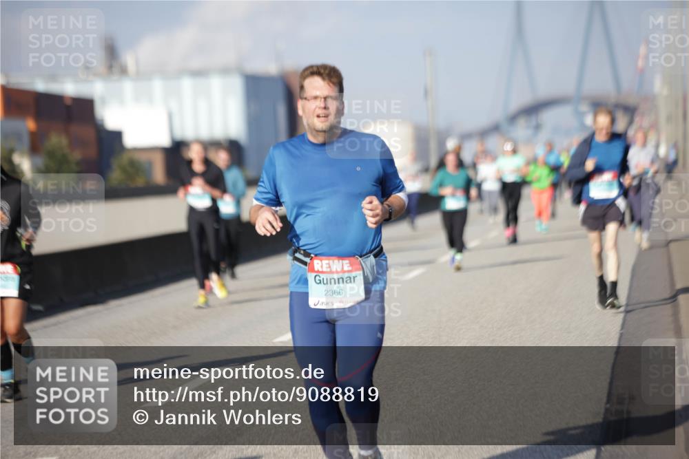 03.10.2025 - Köhlbrandbrückenlauf Jannik Wohlers http://msf.ph/oto/9088819 03.10.2025 10:09:11 Position 3 2366 meine-sportfotos.de