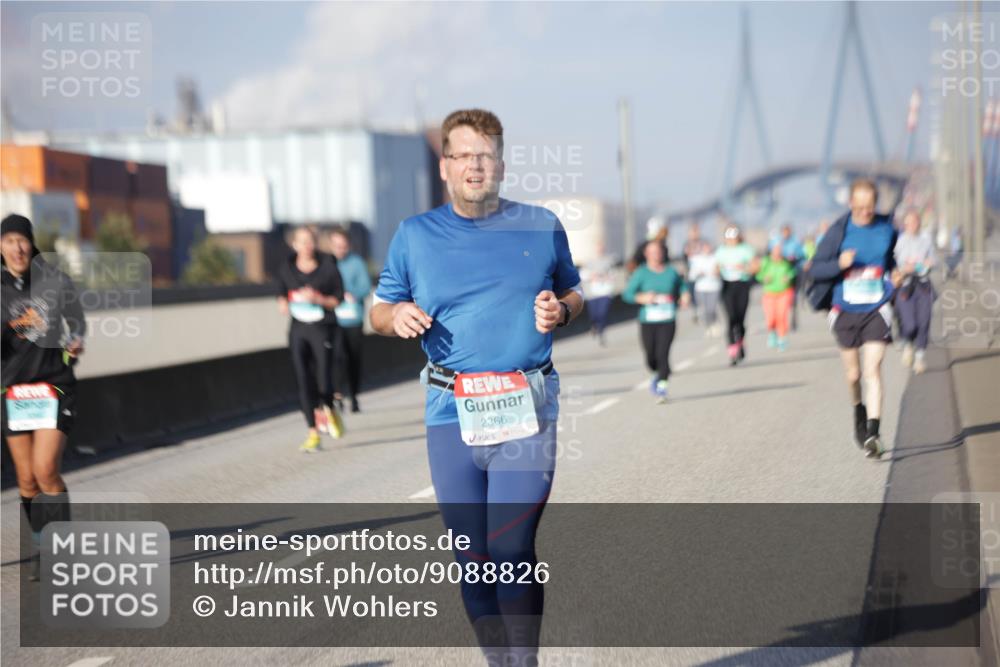 03.10.2025 - Köhlbrandbrückenlauf Jannik Wohlers http://msf.ph/oto/9088826 03.10.2025 10:09:11 Position 3 2366 meine-sportfotos.de