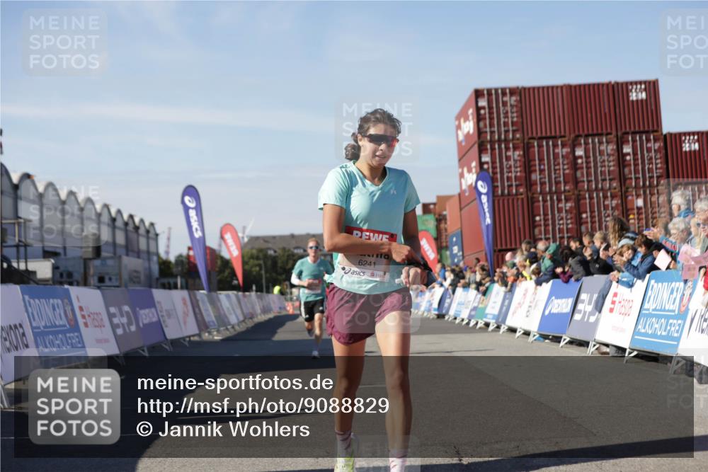 03.10.2025 - Köhlbrandbrückenlauf Jannik Wohlers http://msf.ph/oto/9088829 03.10.2025 12:53:30 Ziel 4029, 4155, 6241, 6656, 6804 meine-sportfotos.de