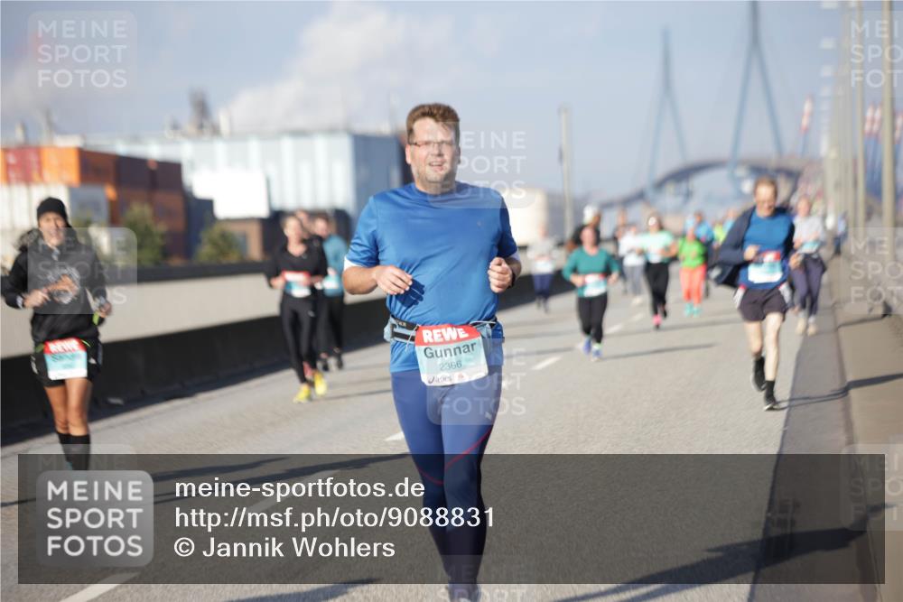 03.10.2025 - Köhlbrandbrückenlauf Jannik Wohlers http://msf.ph/oto/9088831 03.10.2025 10:09:11 Position 3 2366 meine-sportfotos.de