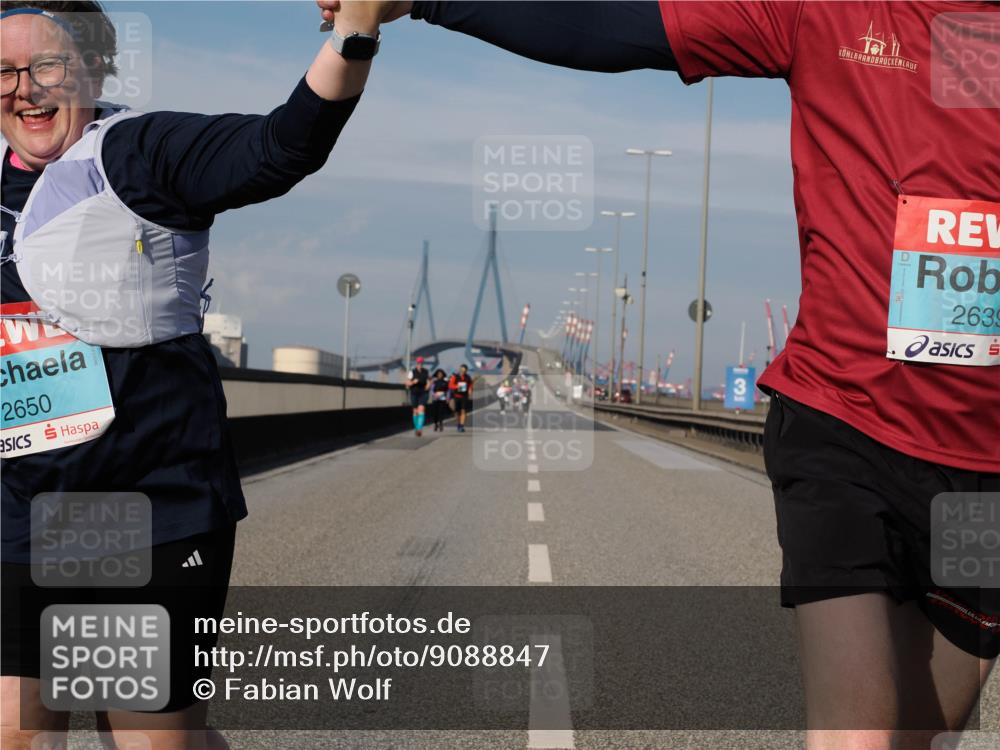 03.10.2025 - Köhlbrandbrückenlauf Fabian Wolf http://msf.ph/oto/9088847 03.10.2025 10:24:20 Position 3 2650, 2639 meine-sportfotos.de