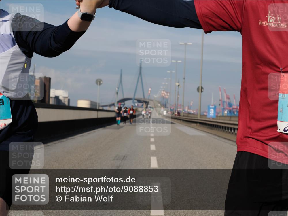03.10.2025 - Köhlbrandbrückenlauf Fabian Wolf http://msf.ph/oto/9088853 03.10.2025 10:24:20 Position 3  meine-sportfotos.de