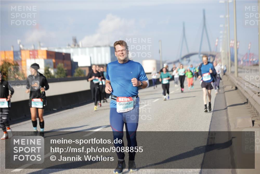 03.10.2025 - Köhlbrandbrückenlauf Jannik Wohlers http://msf.ph/oto/9088855 03.10.2025 10:09:12 Position 3 2366 meine-sportfotos.de