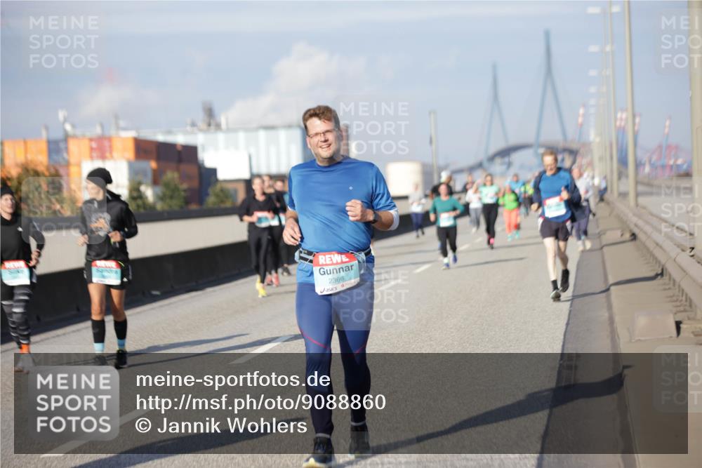03.10.2025 - Köhlbrandbrückenlauf Jannik Wohlers http://msf.ph/oto/9088860 03.10.2025 10:09:12 Position 3 2366 meine-sportfotos.de