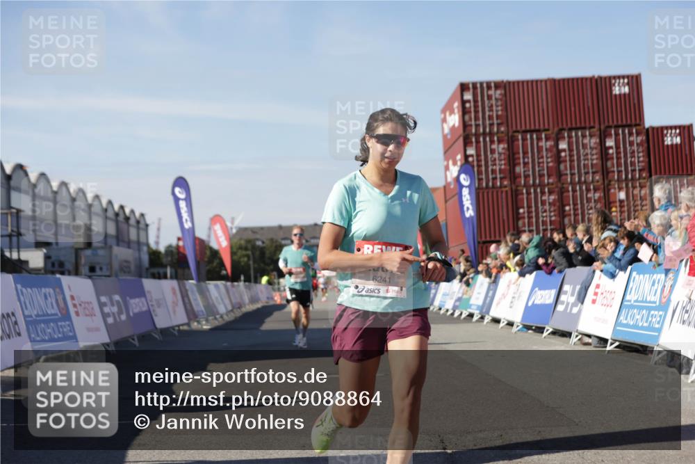 03.10.2025 - Köhlbrandbrückenlauf Jannik Wohlers http://msf.ph/oto/9088864 03.10.2025 12:53:30 Ziel 4029, 4155, 6241, 6656, 6804 meine-sportfotos.de