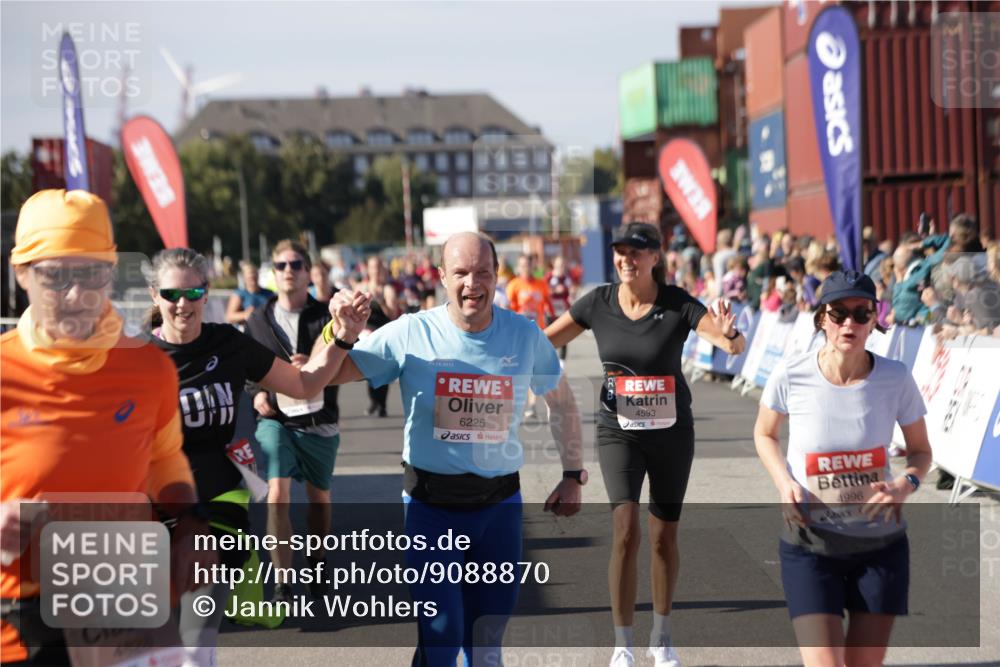 03.10.2025 - Köhlbrandbrückenlauf Jannik Wohlers http://msf.ph/oto/9088870 03.10.2025 13:19:17 Ziel 4143, 4593, 4631, 4632, 4690, 4725, 4727, 4816, 4828, 4876, 4996, 5443, 5451, 5853, 5858, 6057, 6088, 6225, 6226, 6230, 6576 meine-sportfotos.de