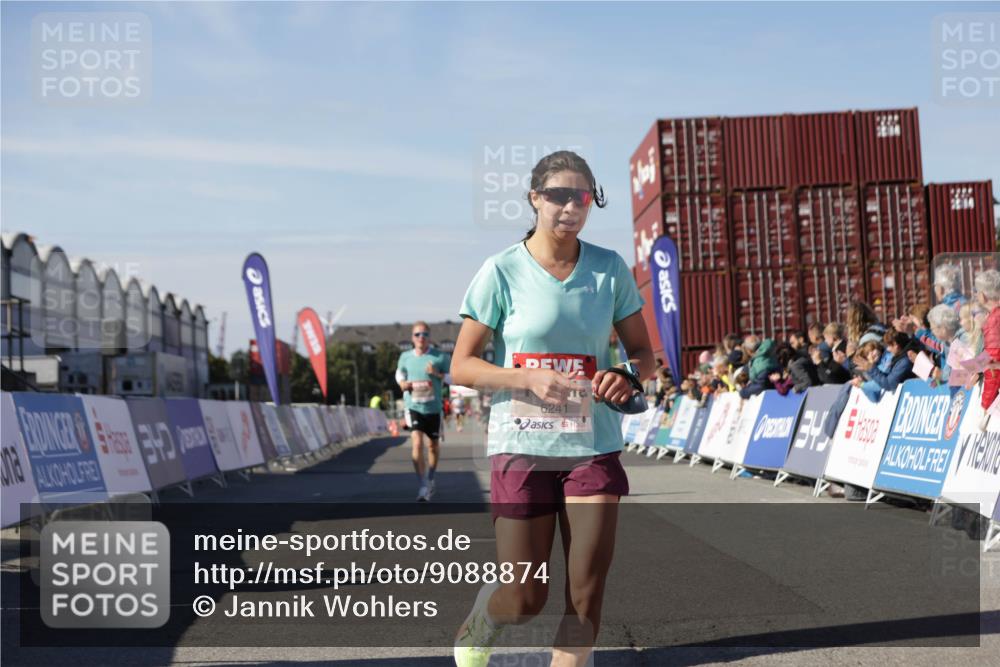 03.10.2025 - Köhlbrandbrückenlauf Jannik Wohlers http://msf.ph/oto/9088874 03.10.2025 12:53:30 Ziel 4029, 4155, 6241, 6656, 6804 meine-sportfotos.de