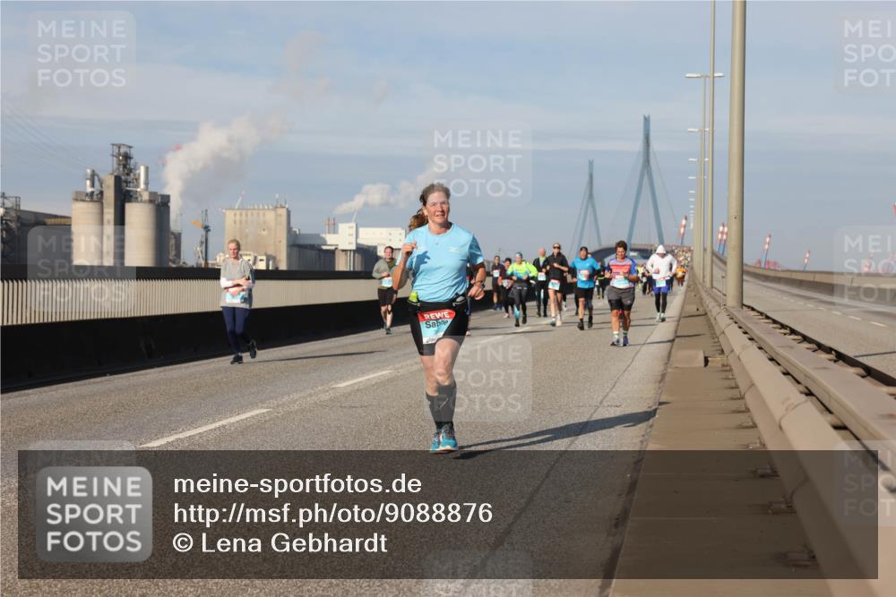 03.10.2025 - Köhlbrandbrückenlauf Lena Gebhardt http://msf.ph/oto/9088876 03.10.2025 10:06:53 Position 2  meine-sportfotos.de