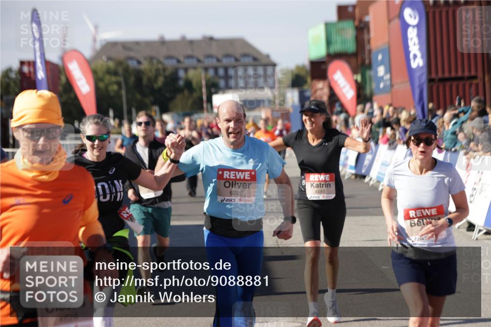 03.10.2025 - Köhlbrandbrückenlauf Jannik Wohlers http://msf.ph/oto/9088881 03.10.2025 13:19:17 Ziel 4143, 4593, 4631, 4632, 4690, 4725, 4727, 4816, 4828, 4876, 4996, 5443, 5451, 5853, 5858, 6057, 6088, 6225, 6226, 6230, 6576 meine-sportfotos.de