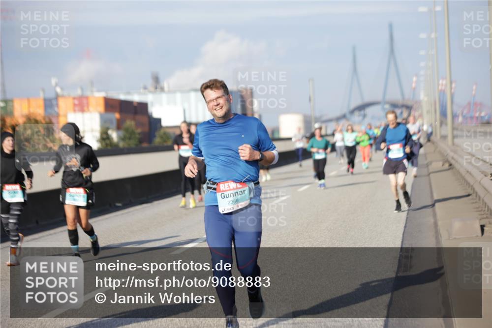 03.10.2025 - Köhlbrandbrückenlauf Jannik Wohlers http://msf.ph/oto/9088883 03.10.2025 10:09:12 Position 3 2366 meine-sportfotos.de